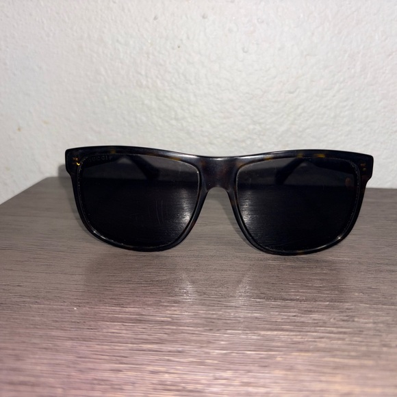Gucci Sunglasses - Picture 3 of 14